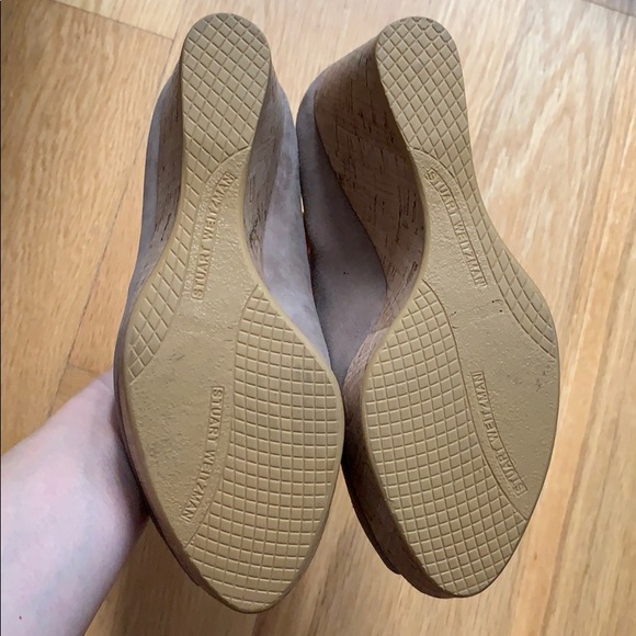 Stuart Weitzman Anna Haze Suede Platform Pump - 7 - Picture 6 of 7